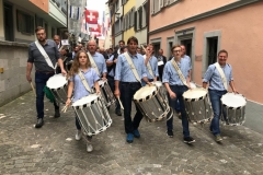 am Festumzug mit der MG Hünenberg